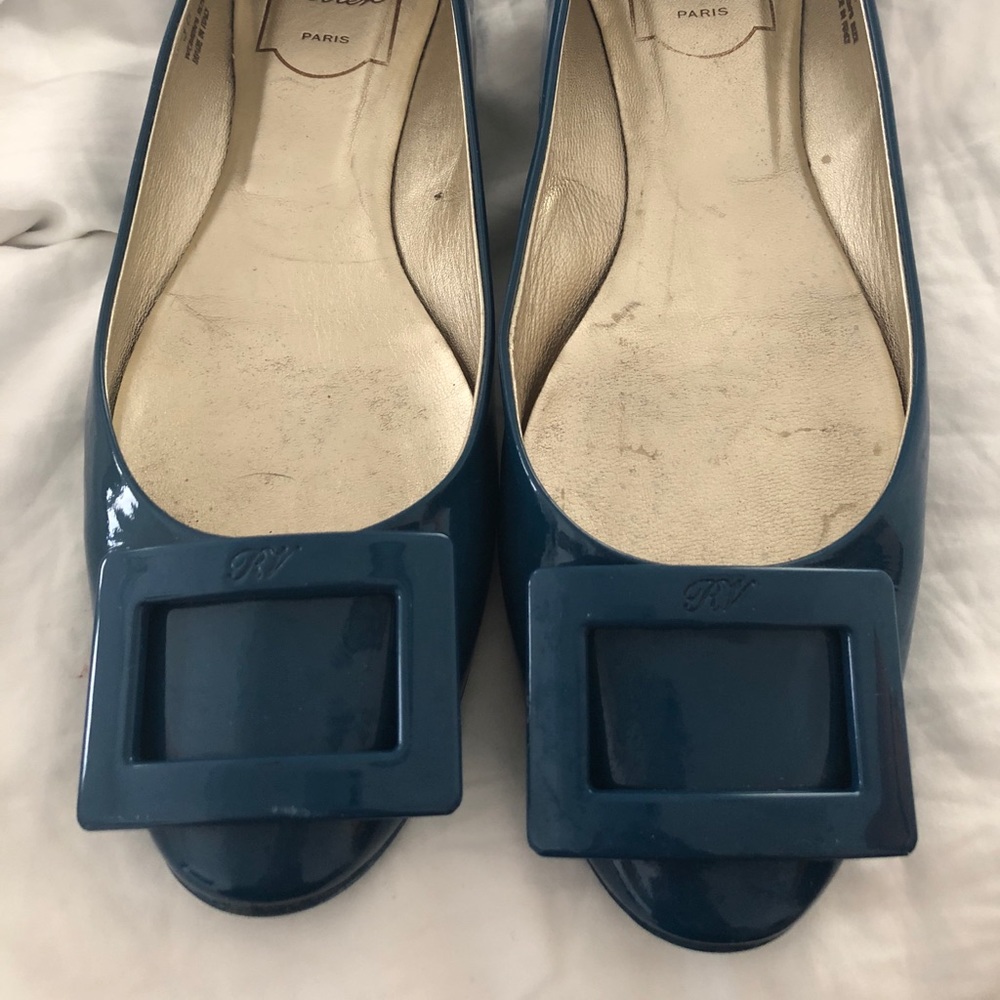 Roger Vivier flats